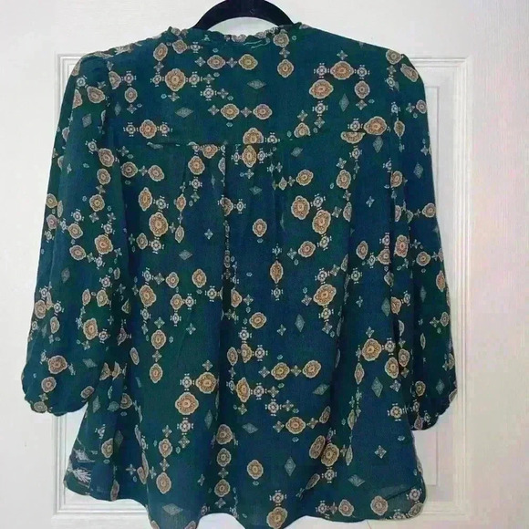 Knox Rose Green & Tan Patterned Embroidered
Long Sleeve Top, Medium - Picture 5 of 7
